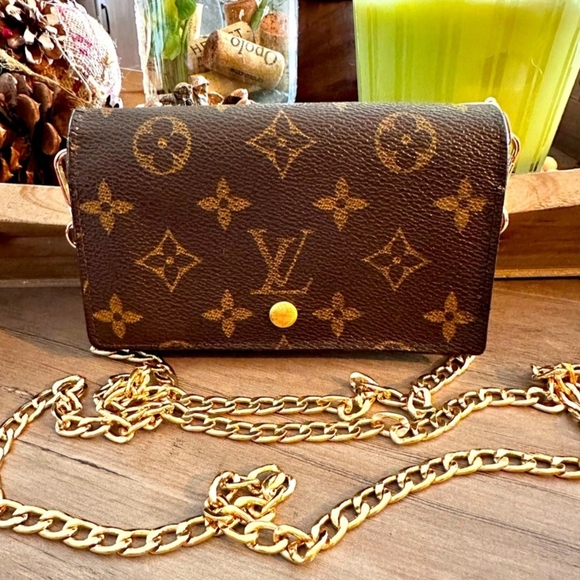Louis Vuitton Brown Monogram Vintage Chain Bag - Picture 1 of 15